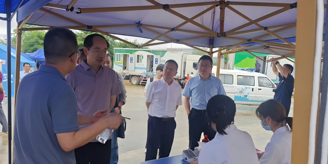 中国地震局李永林副局长带队工作组指导柳州抗震救灾工作